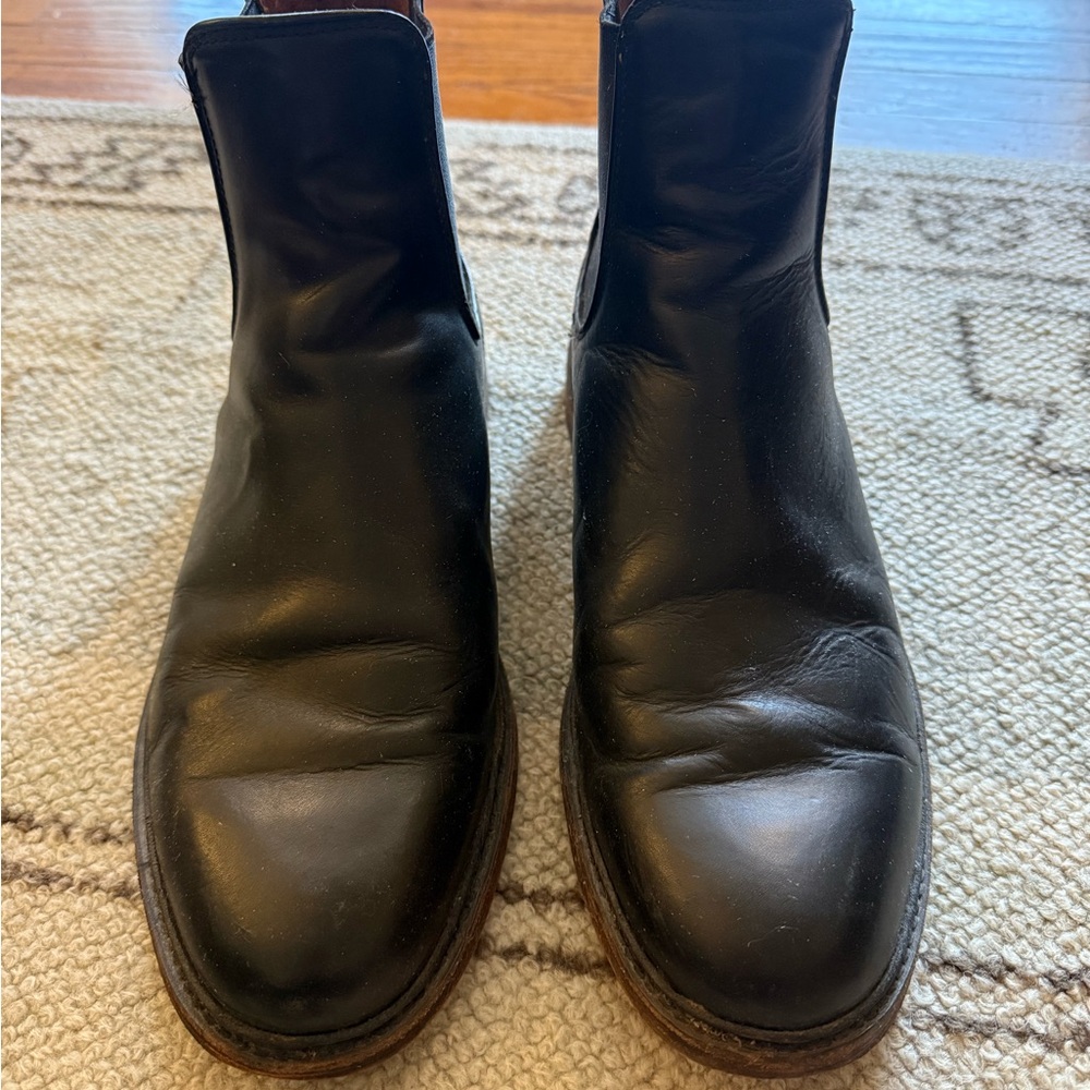 FRYE Slightly Used Black Leather Men's Chelsea Boots